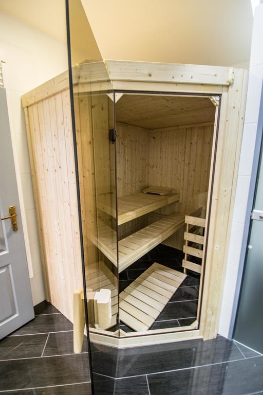 Brooklyn Sauna Apt By Ruterra Praha Bagian luar foto